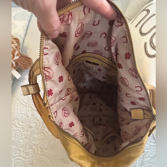 Well loved Lucky Brand 100% leather boho bag.  Large!  Yellow/distressed - Picture 9 of 15